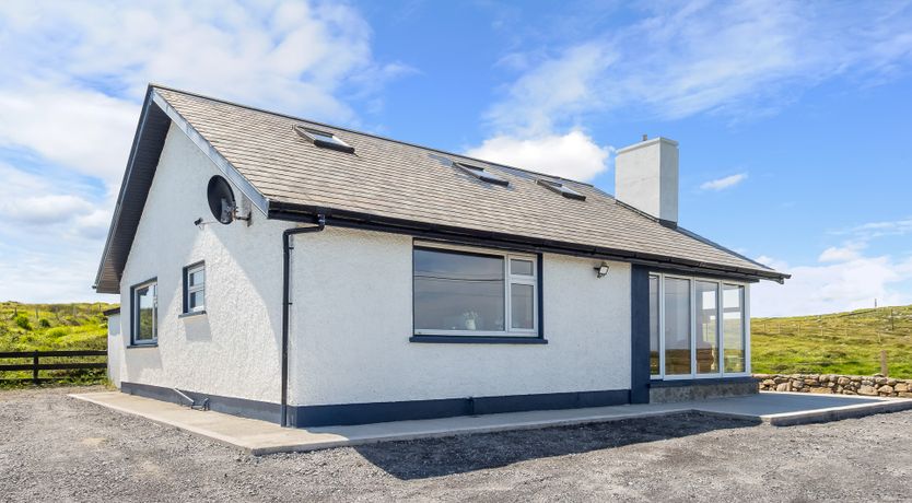 Photo of Hughs Cottage Sea Lake Views to Steal Your Heart