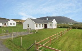 Photo of 4 Bed in Achill