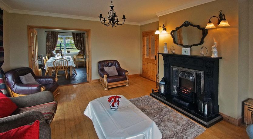 Photo of 6 Bed in Clonbur