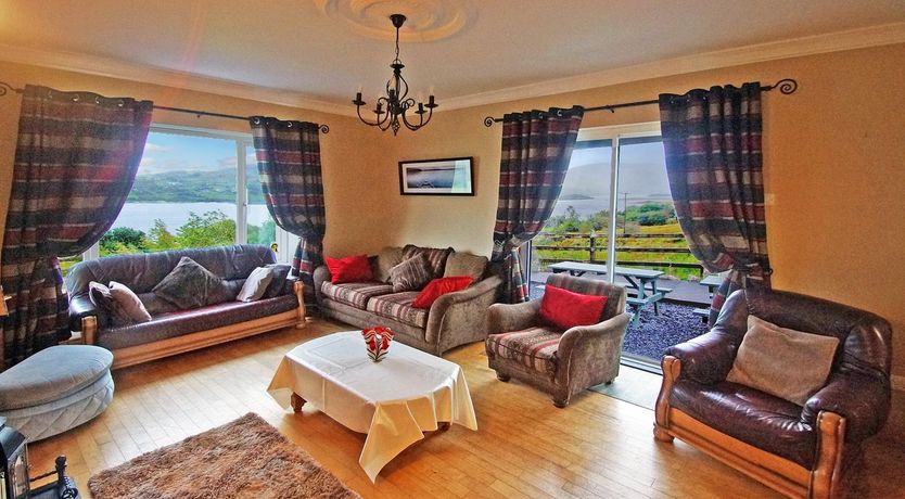 Photo of 6 Bed in Clonbur