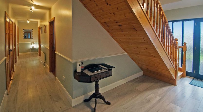 Photo of 6 Bed in Clonbur