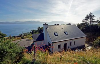 4 Bed in Inch Holiday Home