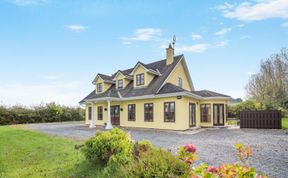 Photo of 5 Bed in Westport