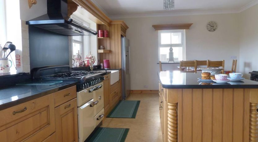 Photo of 5 Bed in Belmullet