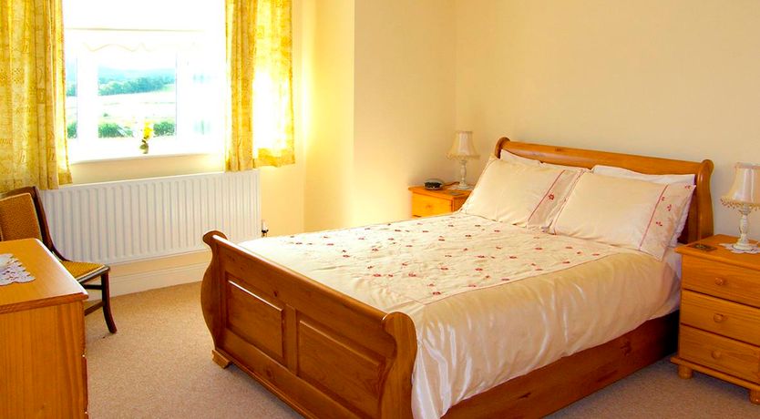 Photo of 2 Bed in Ballon