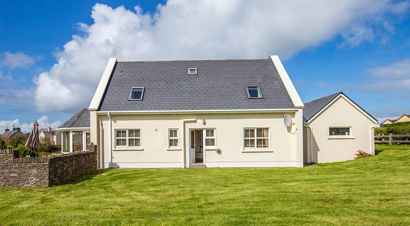 Photo of 4 Bed in Ballydavid