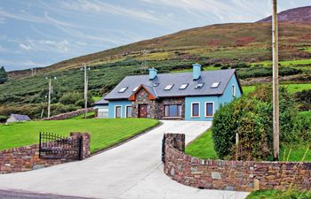 4 Bed in Inch Holiday Home