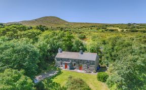 Photo of 4 Bed in Ahakista