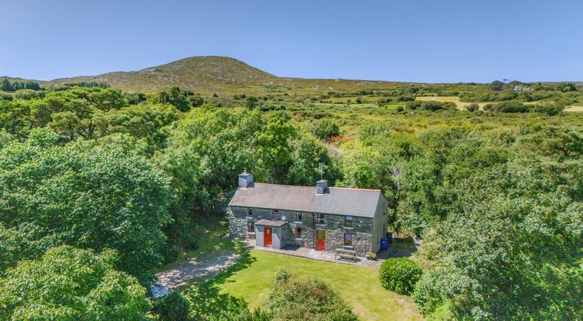 Photo of 4 Bed in Ahakista