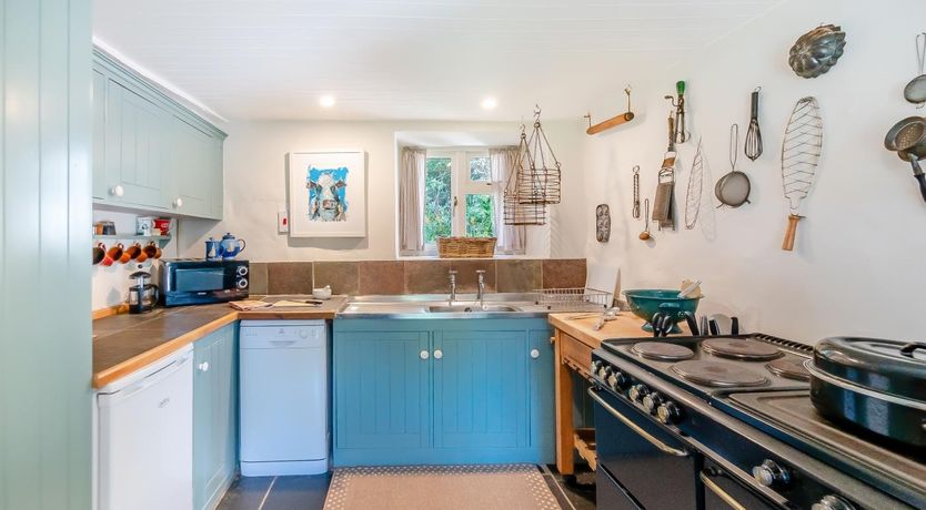 Photo of 4 Bed in Ahakista