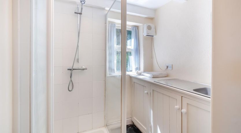 Photo of 4 Bed in Ahakista