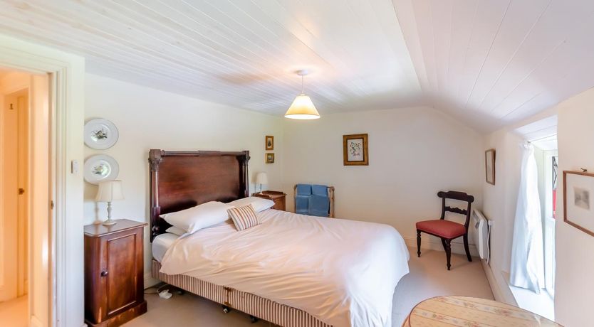 Photo of 4 Bed in Ahakista