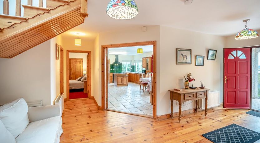 Photo of 5 Bed in Mountcharles