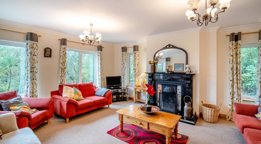 Photo of 5 Bed in Mountcharles