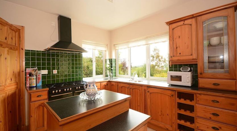 Photo of 5 Bed in Mountcharles