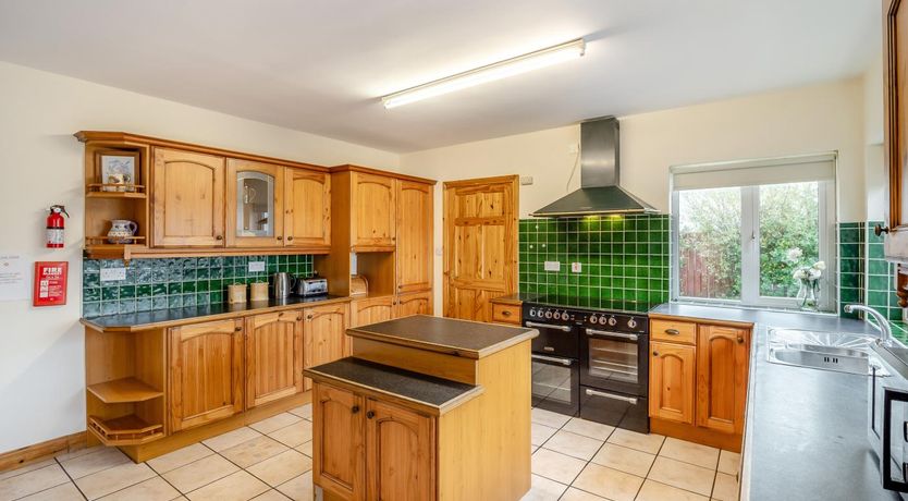 Photo of 5 Bed in Mountcharles