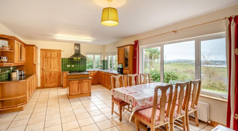 Photo of 5 Bed in Mountcharles