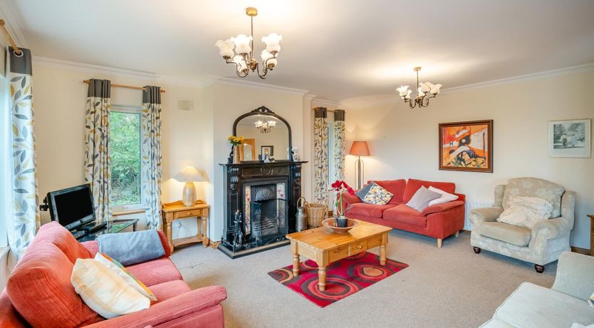 Photo of 5 Bed in Mountcharles