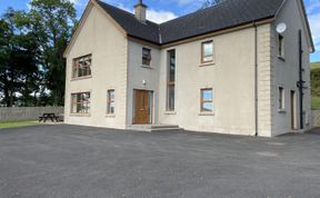 Photo of 4 Bed in Glenarm