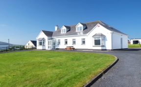 Photo of 5 Bed in Achill Sound