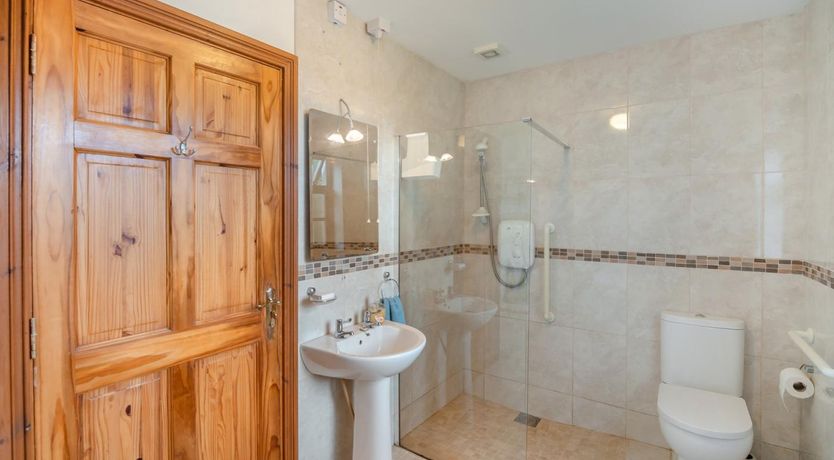 Photo of 2 Bed in Curry