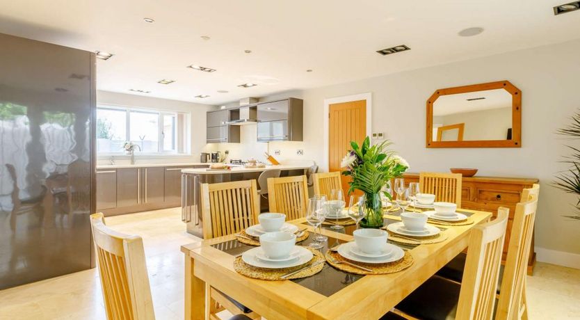 Photo of 4 Bed in Braunton