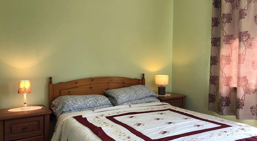 Photo of 5 Bed in Clifden