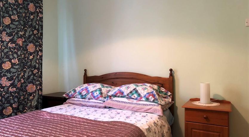 Photo of 5 Bed in Clifden