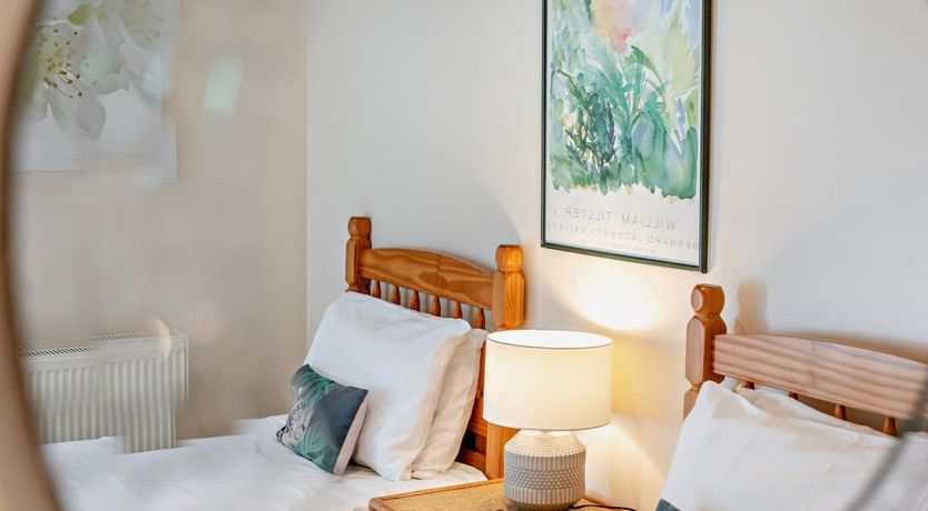 Photo of 2 Bed in Sedgehill