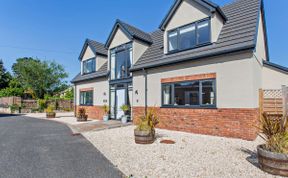 Photo of 4 Bed in Saint Asaph