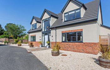 4 Bed in Saint Asaph Holiday Home