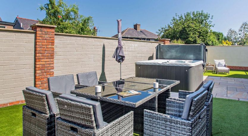 Photo of 4 Bed in Saint Asaph