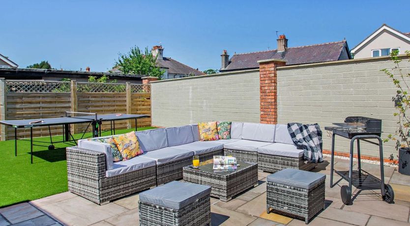 Photo of 4 Bed in Saint Asaph