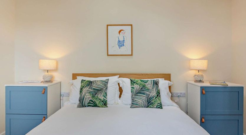 Photo of 2 Bed in Taunton