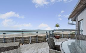 Photo of 2 Bed in Tenby