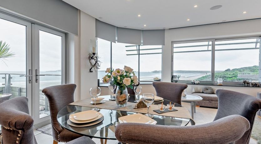 Photo of 2 Bed in Tenby