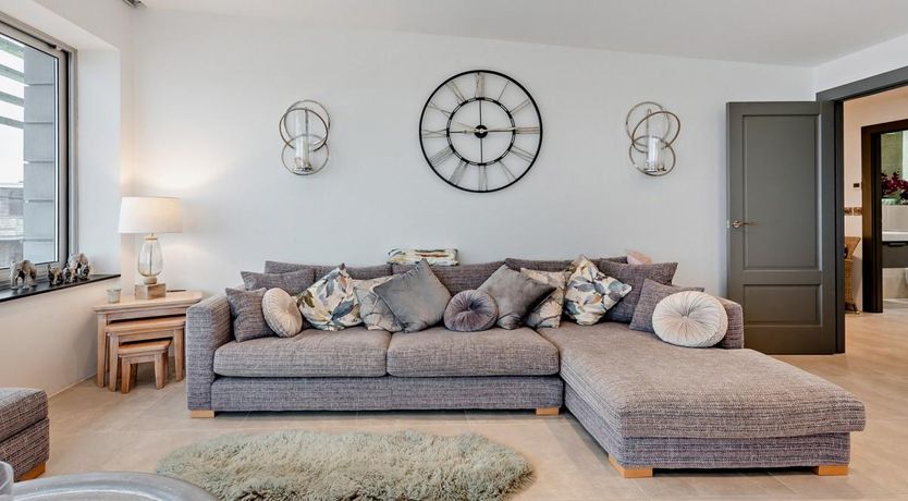 Photo of 2 Bed in Tenby