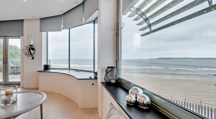 Photo of 2 Bed in Tenby