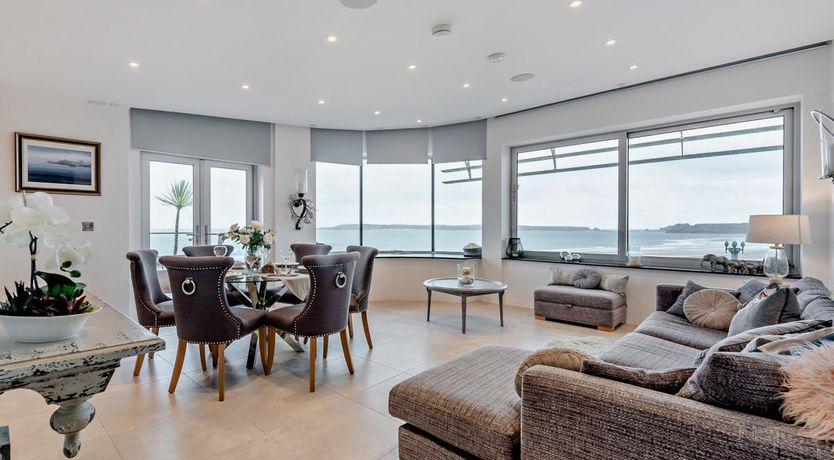 Photo of 2 Bed in Tenby