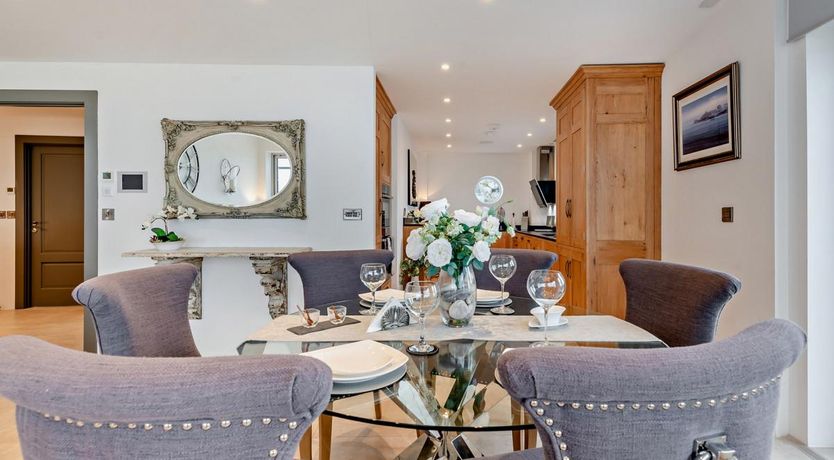 Photo of 2 Bed in Tenby