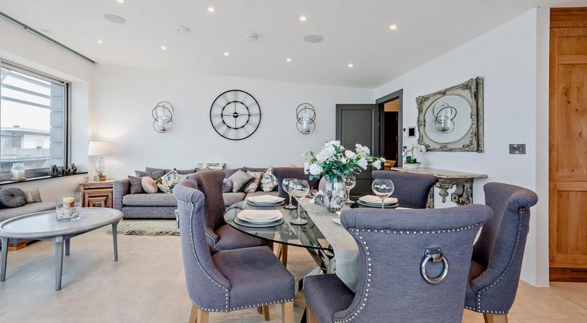 Photo of 2 Bed in Tenby