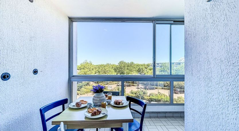 Photo of L'Equateur Apartment 4