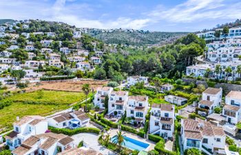 Naranja Holiday Home