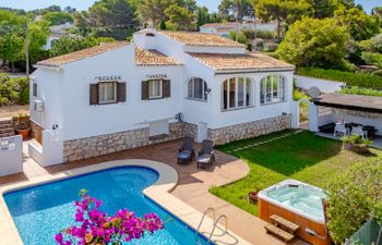 Carris Holiday Home