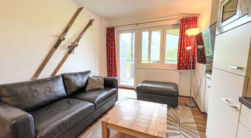 Photo of Justine (Top 9) Apartment 3