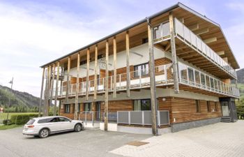 Tom & Jeri (Top 2) Holiday Home
