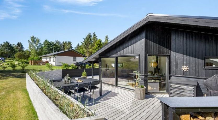 Photo of "Verner" - 990m from the sea