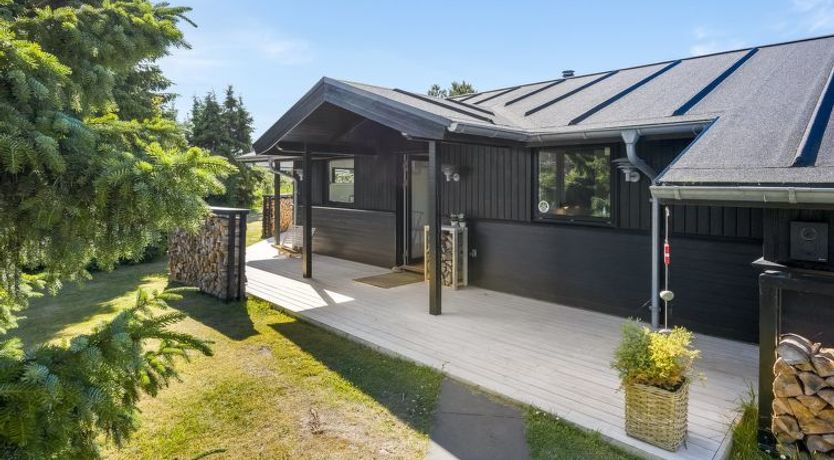 Photo of "Verner" - 990m from the sea