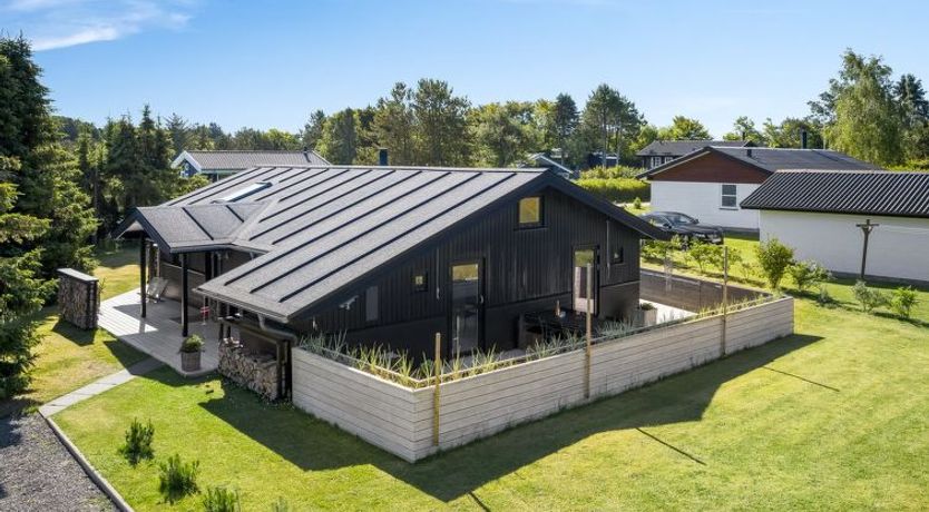 Photo of "Verner" - 990m from the sea