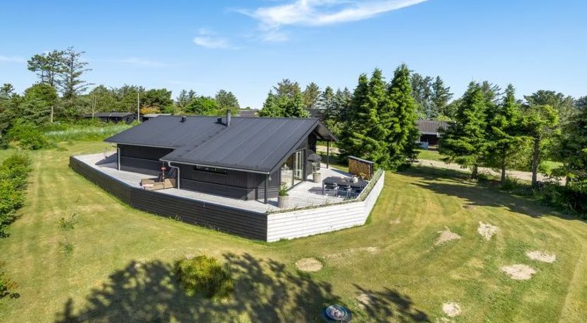 Photo of "Verner" - 990m from the sea